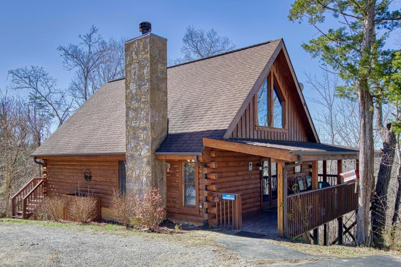 Serenity, A Rustic Log Cabin Retreat Sevierville Exterior photo